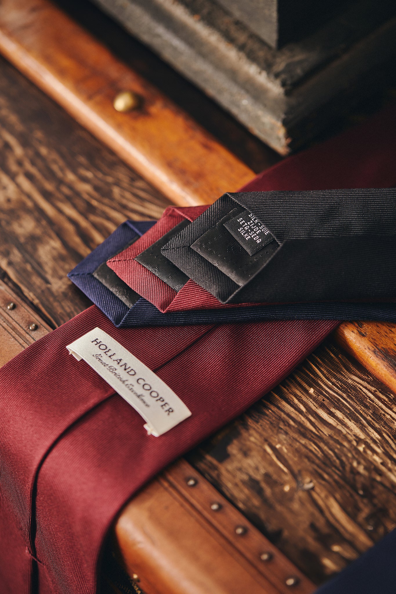 HC Unisex Tie (Burgundy)