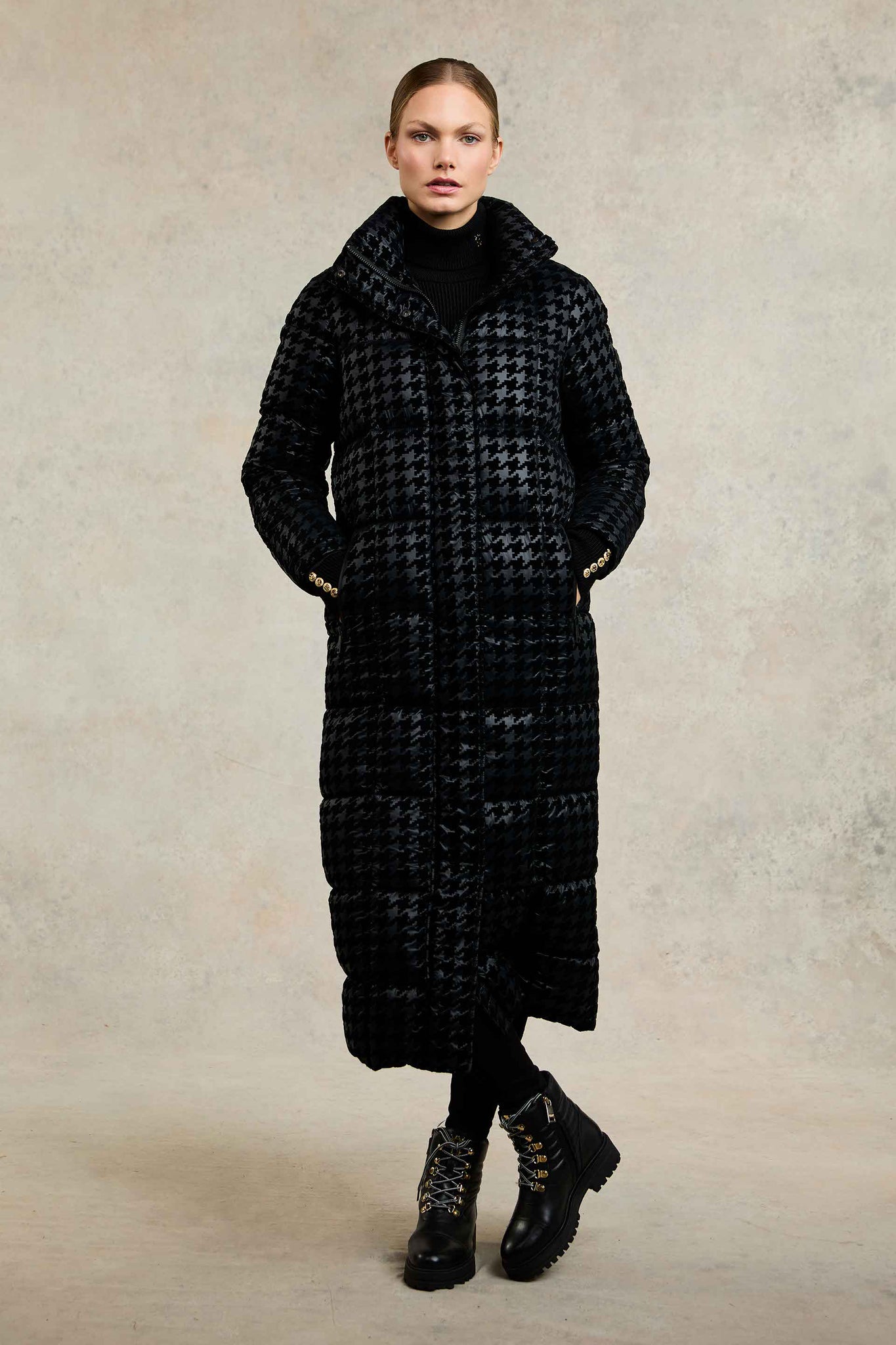 Crawford Longline Coat (Mono Houndstooth)