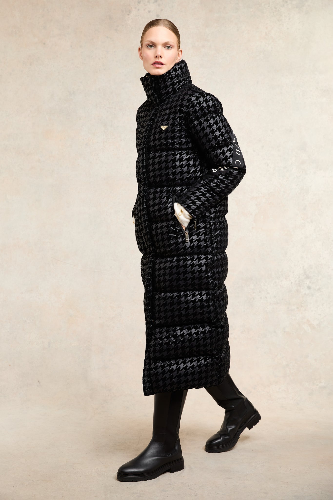 Camden Longline Coat (Mono Houndstooth)