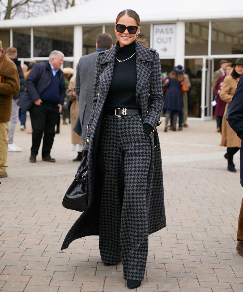 Jade's Charcoal Houndstooth Look (Charcoal Houndstooth)