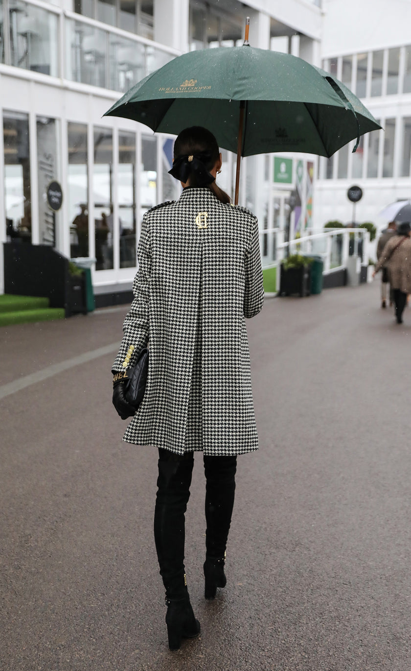 Jade's Ladies Day Houndstooth Look (Houndstooth)